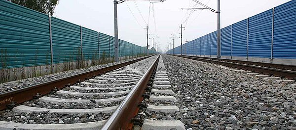 Schütte Aluminium Lärmschutz Bahnstrecke Linz
