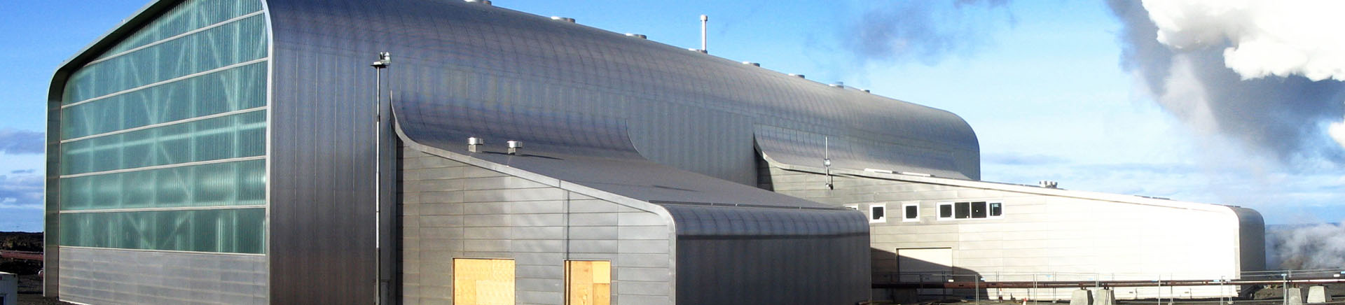 Sonderlösungen Dach & Wand – Wellbleche – Schütte Aluminium
